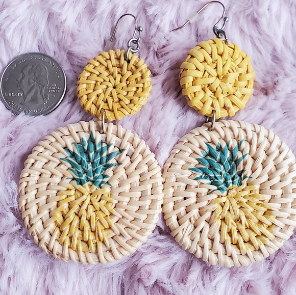 🍍Pineapple Wicker Earrings - Picture 3 of 3